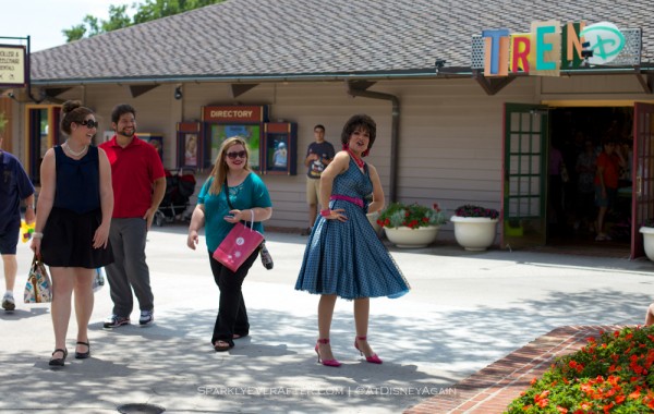 Jim, Nicole, Nichole & Isabella stroll and laugh at Downtown Disney via SparklyEverAfter.com