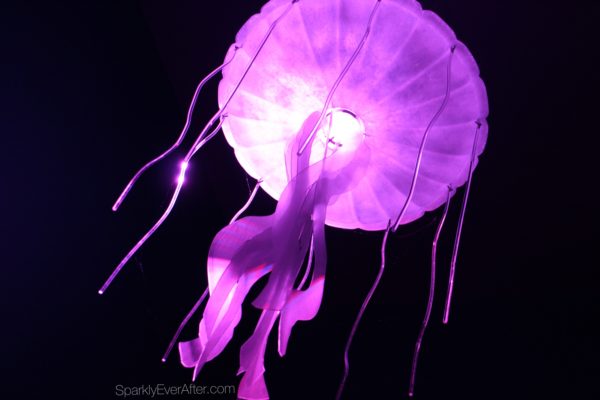 SEA LIFE Orlando Aquarium Jellyfish Light | SparklyEverAfter.com