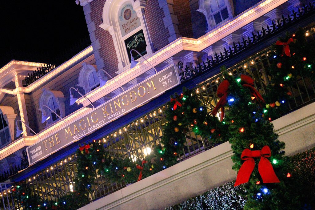 Magic Kingdom Christmas Decorations SparklyEverAfter.com