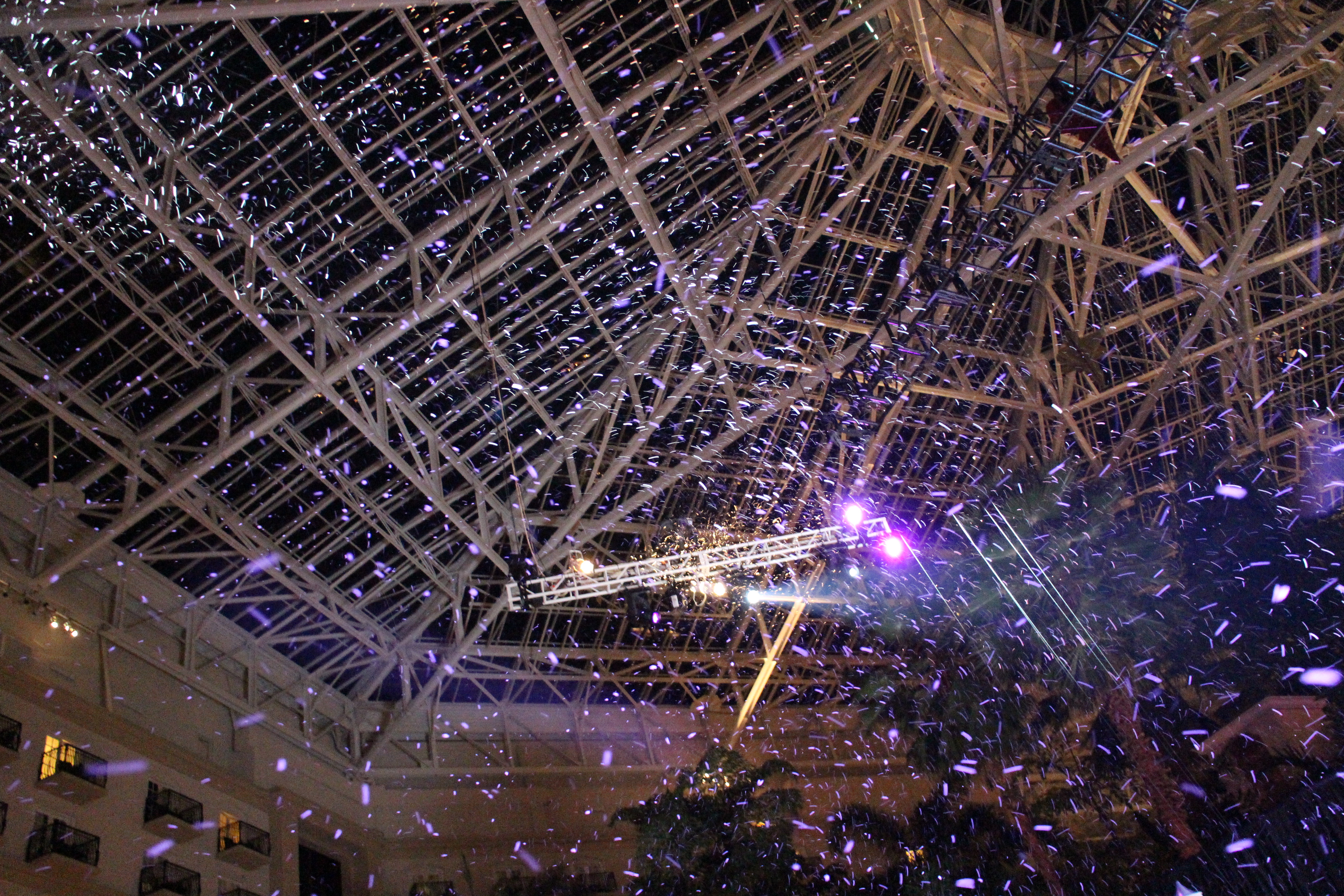 Gaylord Palms Christmas Atrium Snow SparklyEverAfter.com