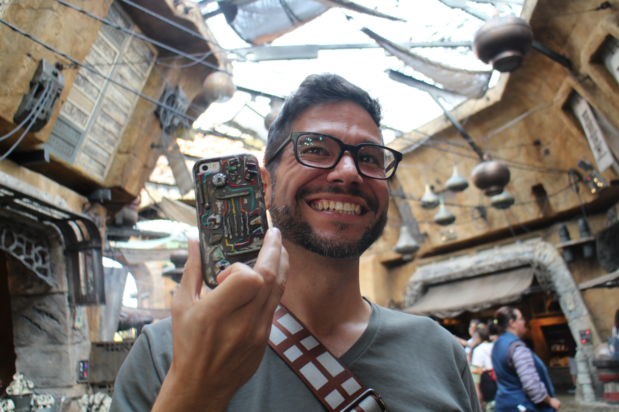 What is kitbashing? Make a Star Wars Datapad Phone Case for Galaxys Edge 