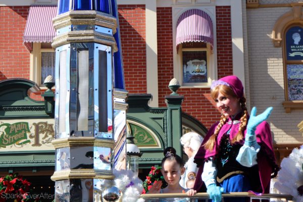 Disney Christmas Parade Filming &amp; Details - Sparkly Ever After