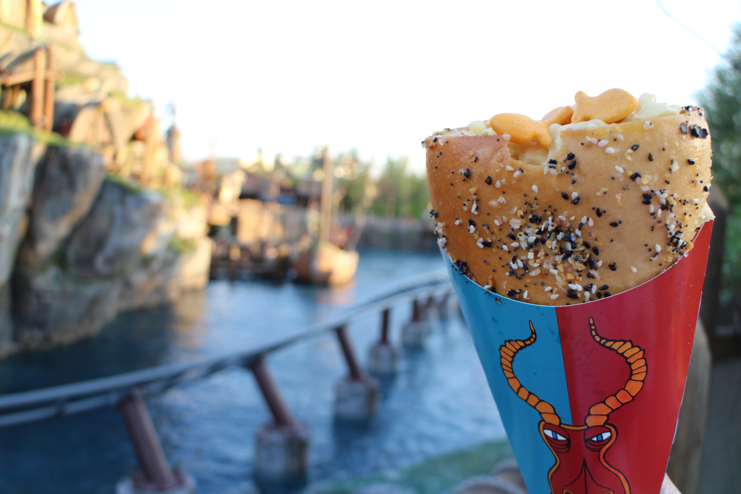 Mac and cheese in a cone with everything seasoning on it.