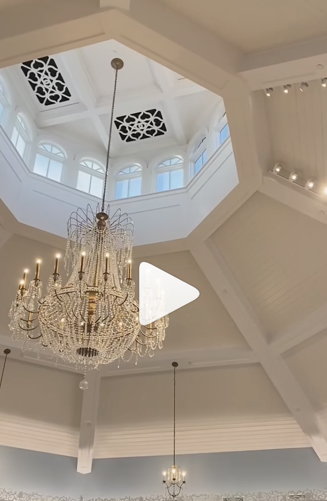 Scenes of Disney's Wedding Pavilion venue captured by a content creator.